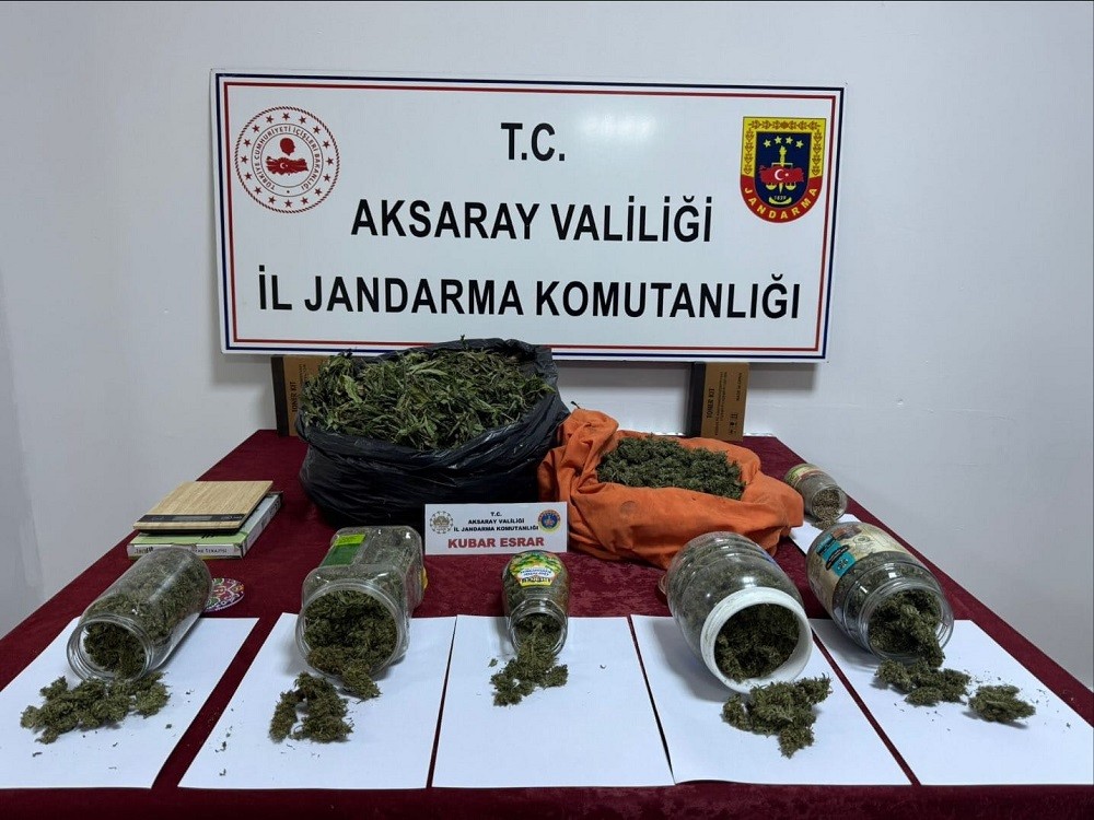 Jandarmadan Uyuşturucu Operasyonu: 4 Kg'dan Fazla Esrar Ele Geçirildi